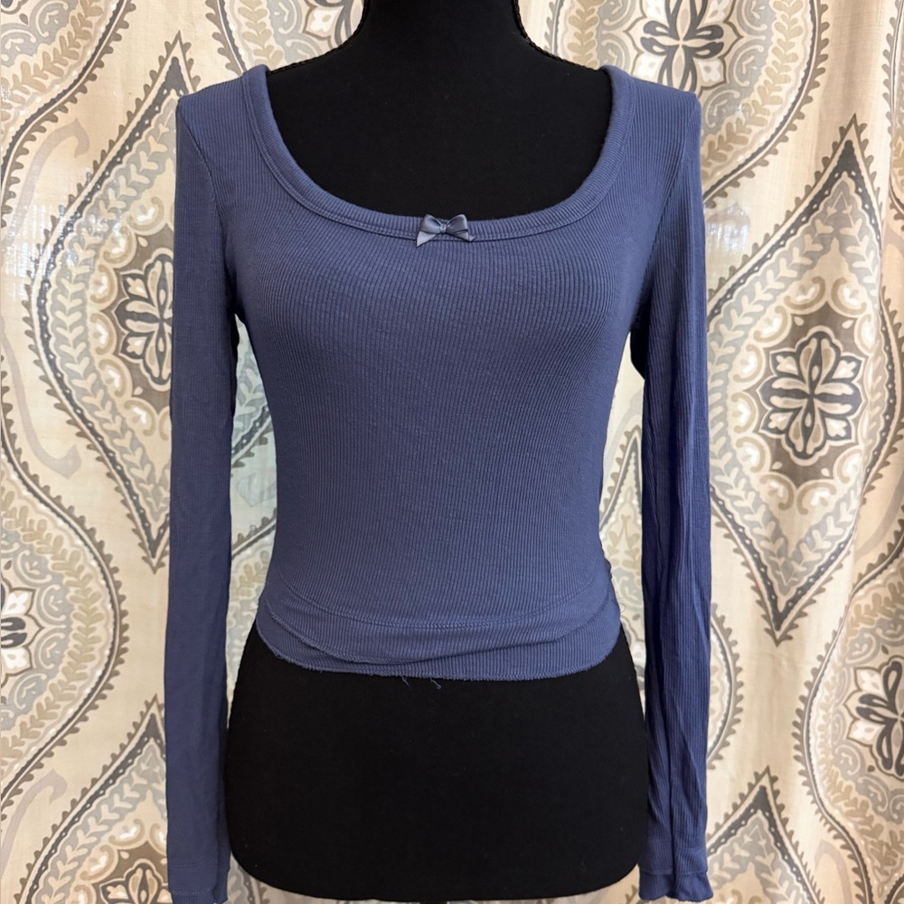 Urban Nation Women's Size Small Long Sleeve Crop Top Bow Front Scoop Neck
